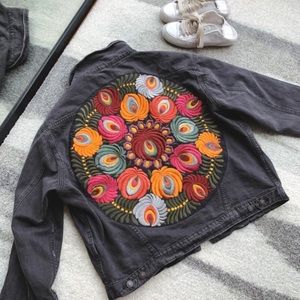 5⭐️Embroidered jean jacket